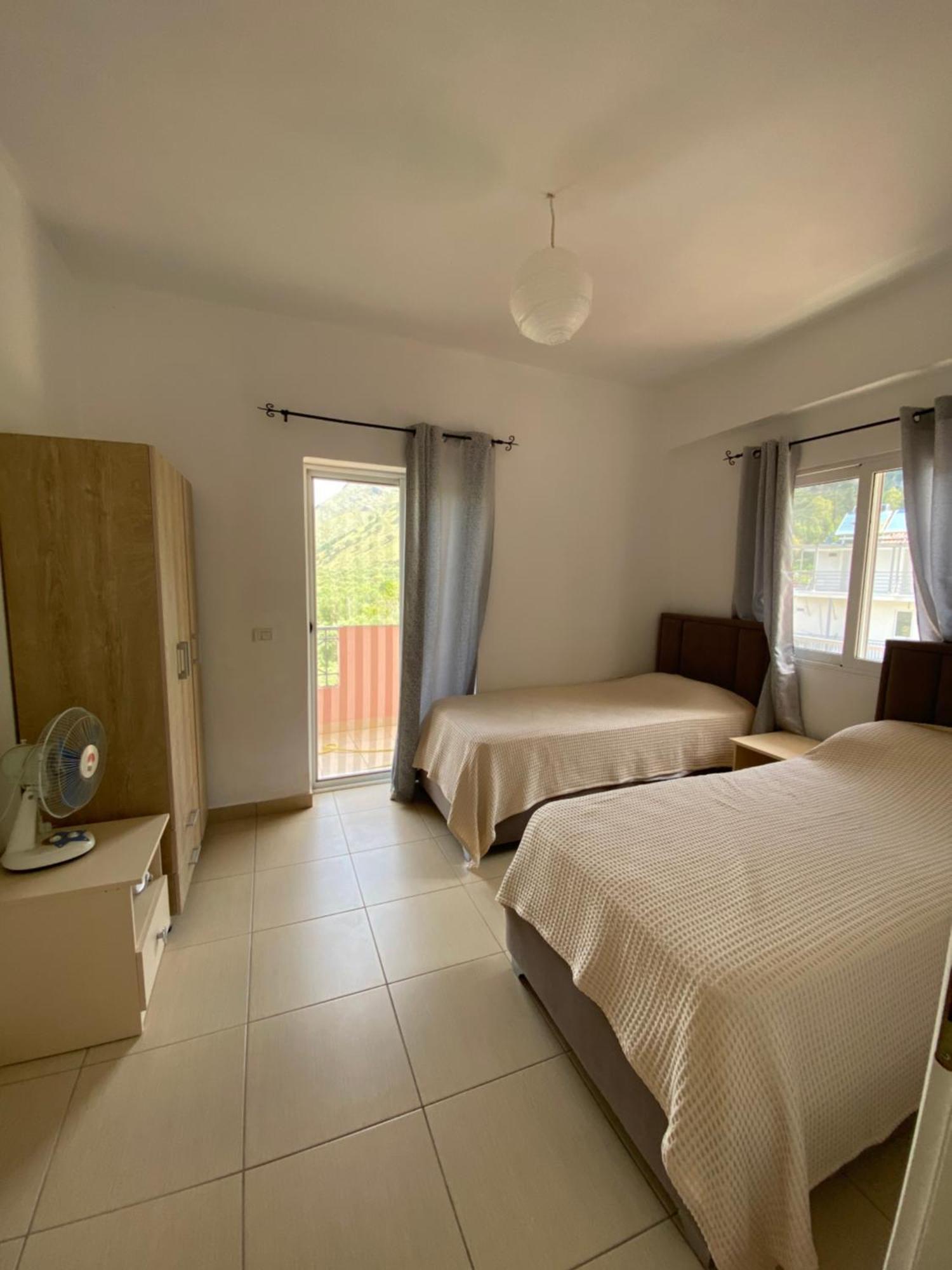 Gkiko'S Guest House Qeparo Bagian luar foto